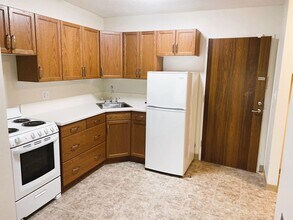 Building Photo - 13516-102 102 St NW