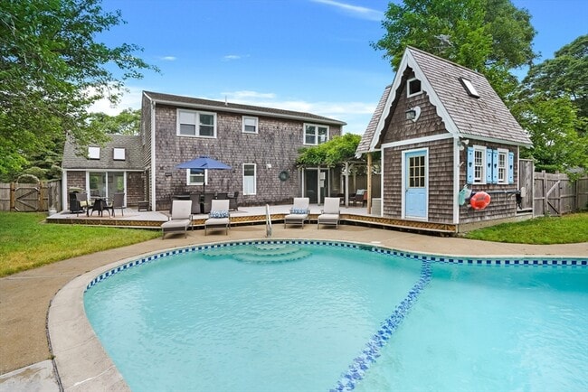 Building Photo - 155 Skiff Ave