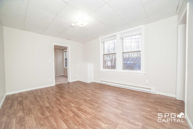 Building Photo - 60 Chambersburg St