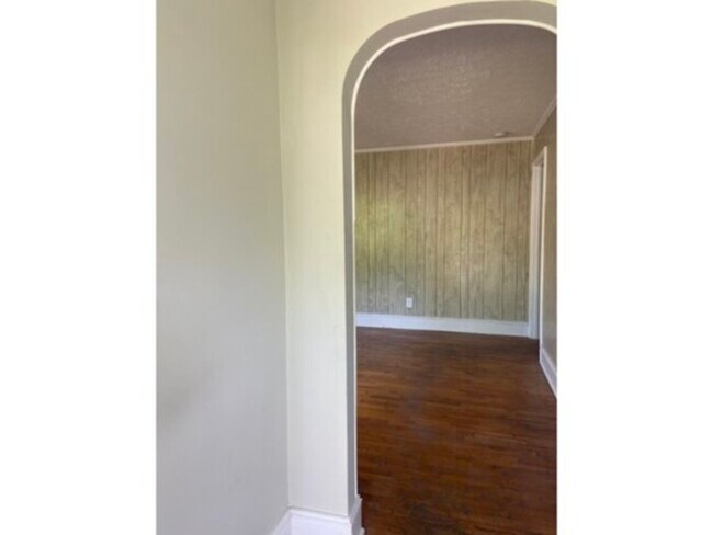 Building Photo - 881 W. Orange Street, Fayetteville, Nc 28301
