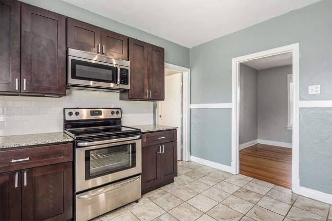 Building Photo - 1210 S Newstead Ave