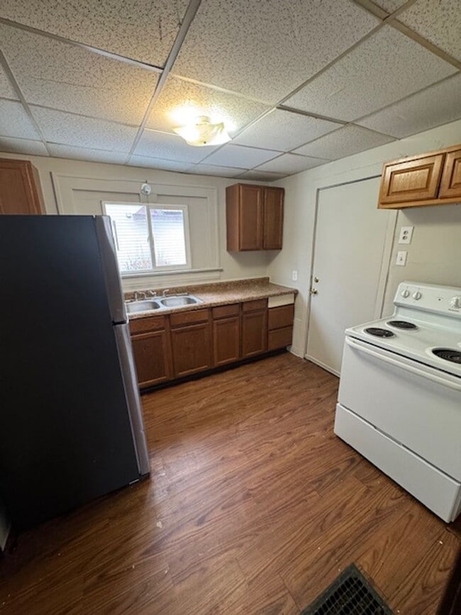 Building Photo - 922 Hamilton Ave