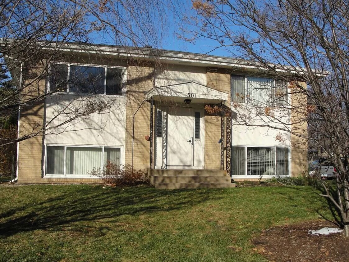 Foto principal - 501 78th Ave NE