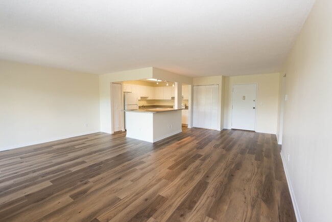 Interior Photo - Chestnut Hill South