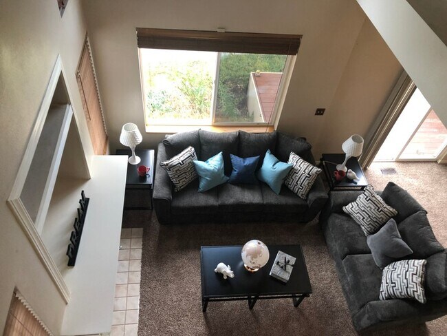 Foto del edificio - 3550 Porterfield Pl