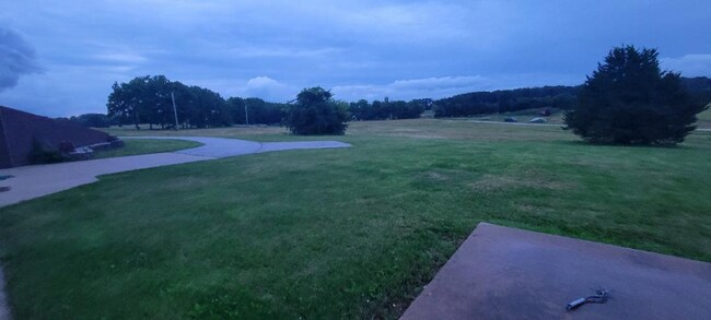 Foto del edificio - 8425 E Farm Rd 174