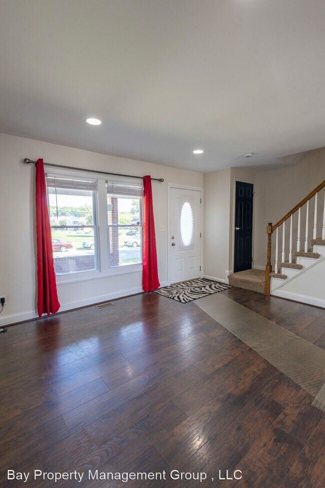 Building Photo - 3 br, 1.5 bath House - 3431 Wallford Dr