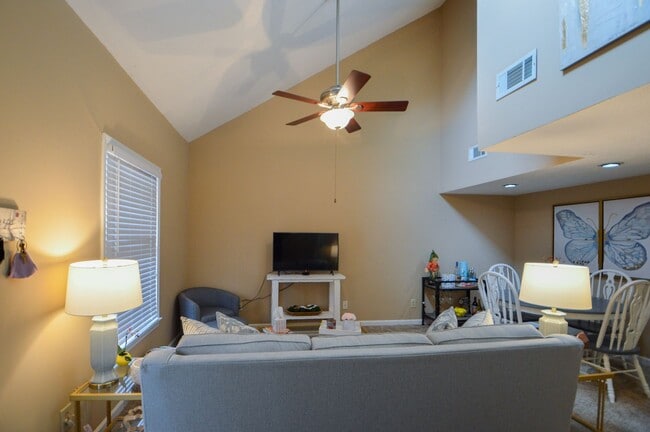 Photo - Gillespie Apartment