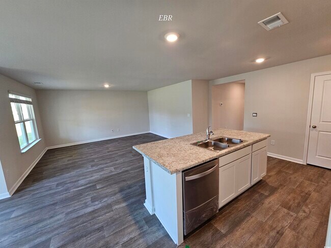 Foto del edificio - 370 Jeff Waters Cir