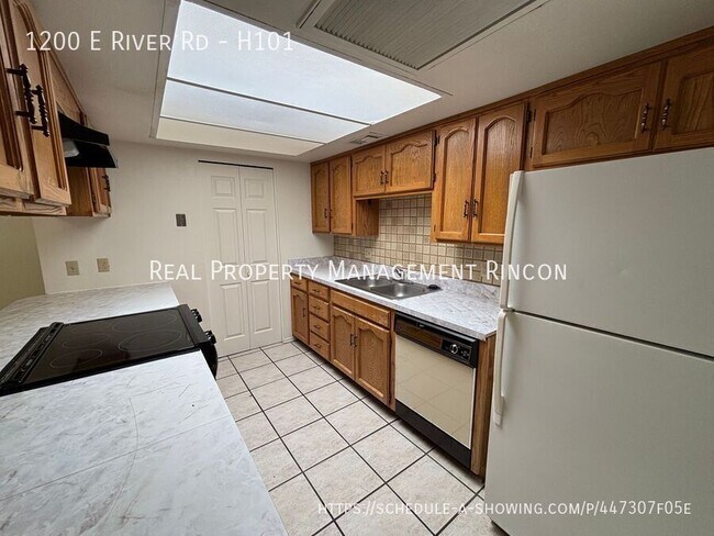 Foto del edificio - 1200 E River Rd