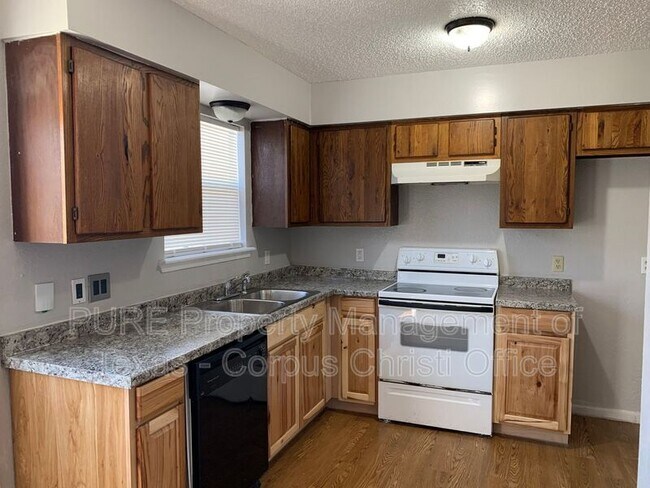 Foto del edificio - 4929 Cedar Pass Dr