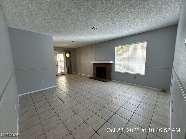 Foto del edificio - 2538 Wolverton Ave