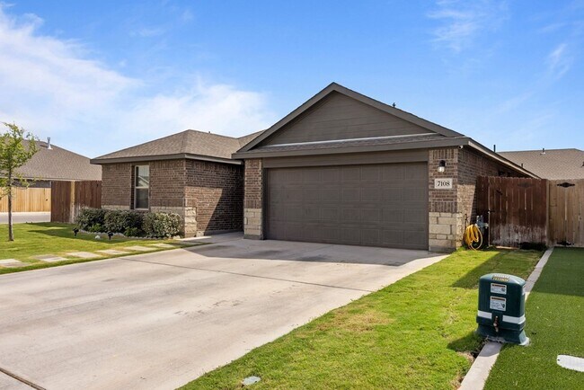 Foto del edificio - 7108 Red Cyn Rd