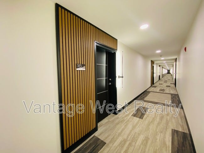 Building Photo - 630-630 Boynton Pl