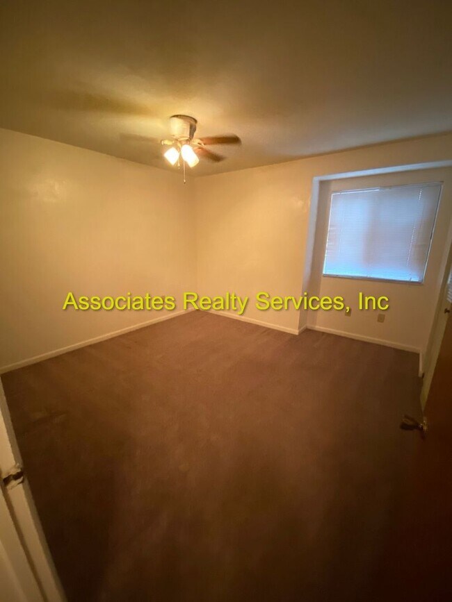 Foto del edificio - Cute Foxmoor 2/1.5 Townhome