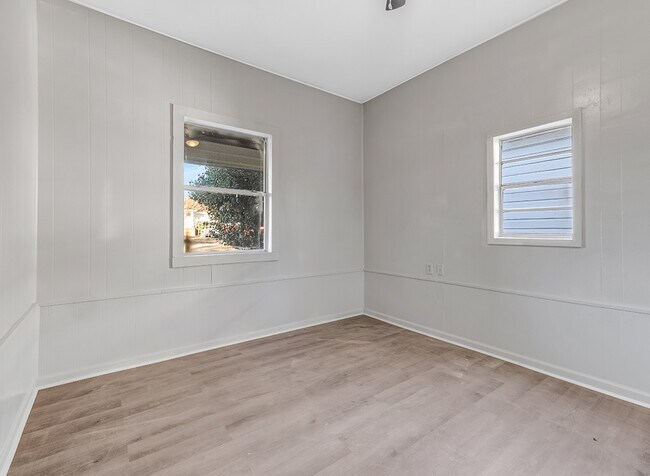 Foto del edificio - 4212 Elizabeth St