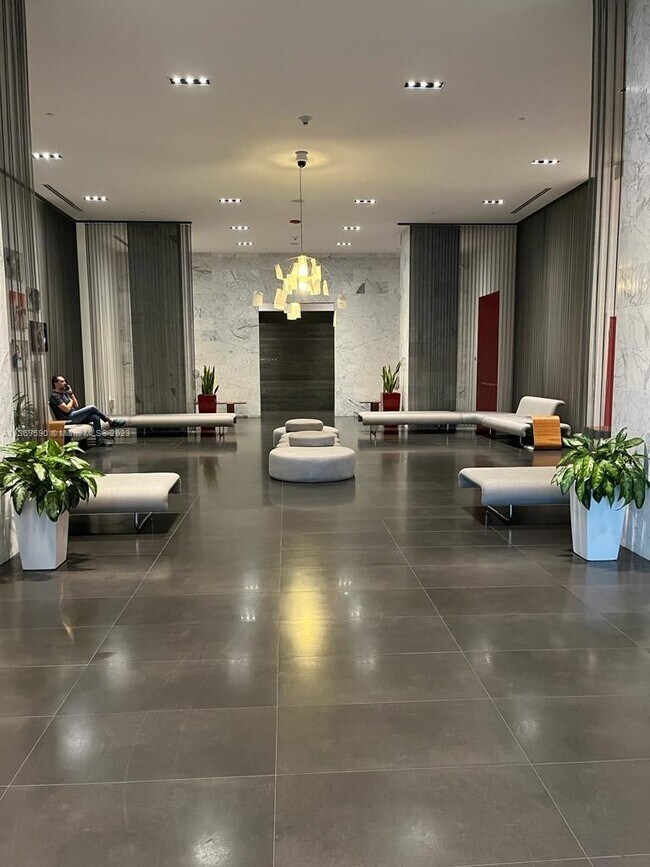 Foto del edificio - 1600 NE 1st Ave