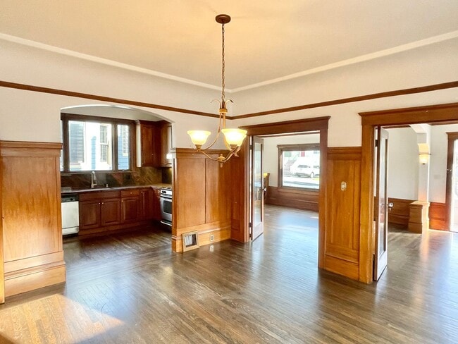 Building Photo - Lovingly Updated 2BR/1BA West Portal Home!...