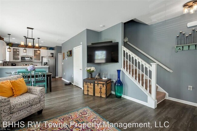 Building Photo - 2 br, 2.5 bath House - 4128 Claredon Way