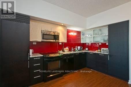 Building Photo - 25 Capreol Ct