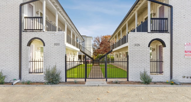 Building Photo - 3123 S University Dr