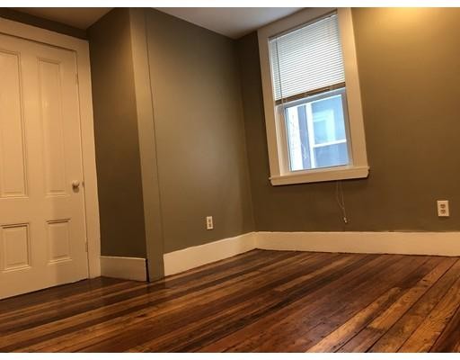 Building Photo - 127 Blossom St