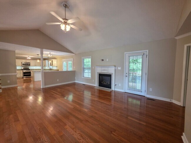 Building Photo - 205 Woodberry Pl