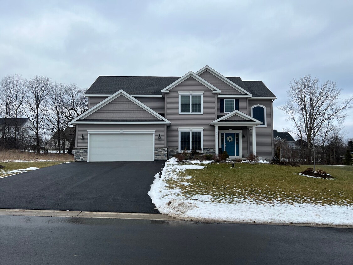 Foto principal - 4420 Gray Wing Ln