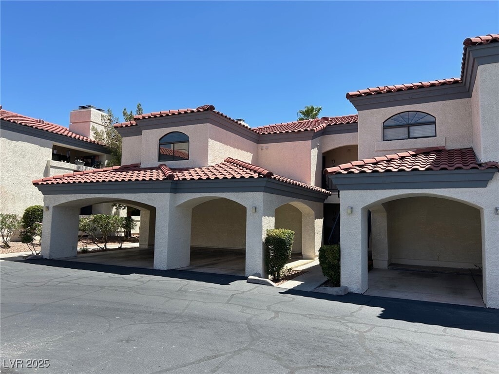 Foto principal - 8455 W Sahara Ave