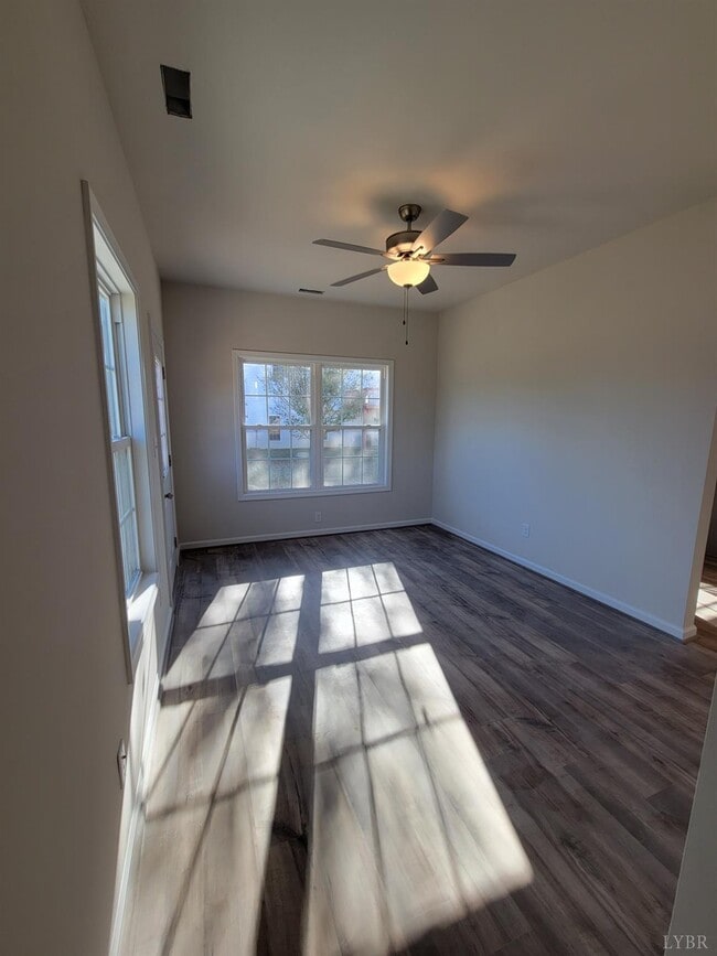 Building Photo - 1035 Old Trl Rd