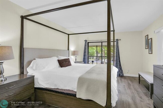 Foto del edificio - 135 Deer Creek Blvd