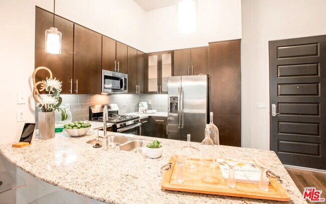 Foto del edificio - 21021 Erwin St