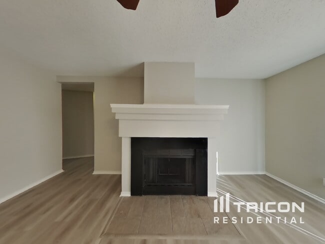 Foto del edificio - 8230 Longhorn Ridge Dr