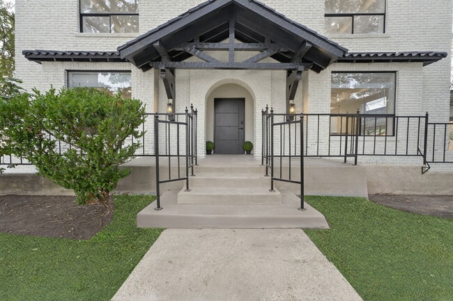 Building Photo - The Mulberry