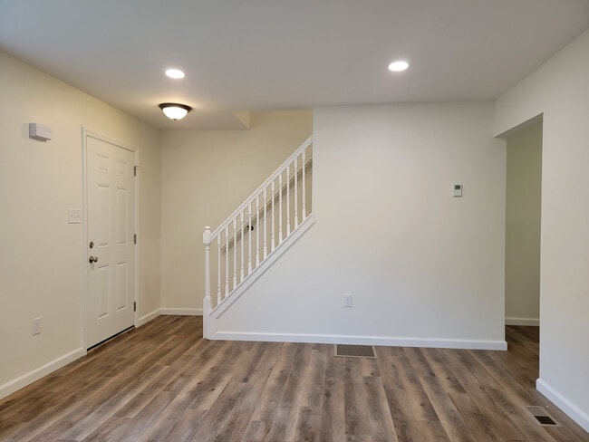 Building Photo - 1007 Monticello Ln