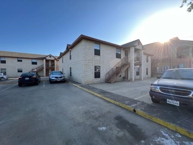 Primary Photo - 1502 E San Pedro St