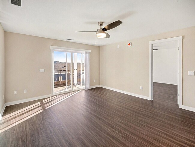 Building Photo - The Grove Apartment Homes