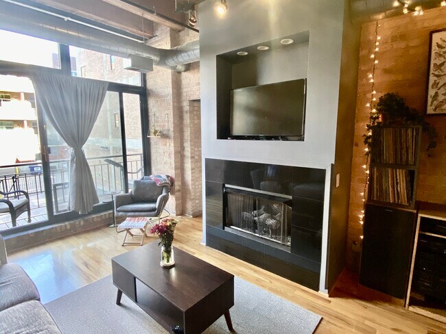 Foto del edificio - 1250 W Van Buren St