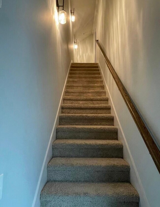 Foto del edificio - 704 Hedgefield Way