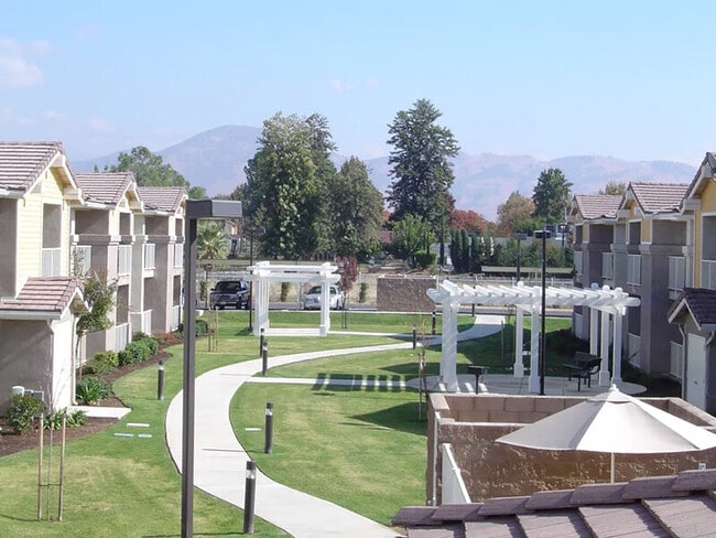 Building Photo - Zaninovich Village