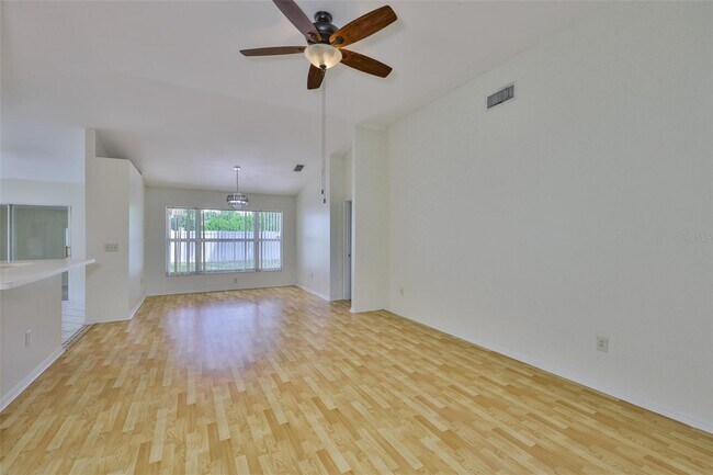Building Photo - 1611 Bondurant Way