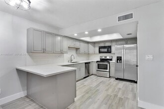 Building Photo - 48 Matador Ln