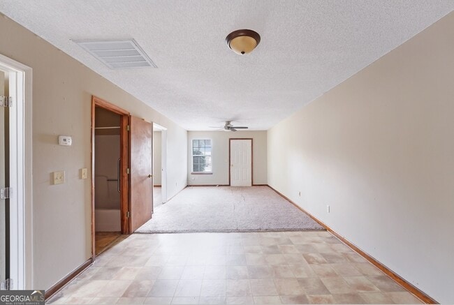 Building Photo - 124 Evergreen Trail SE