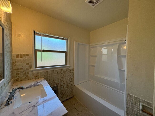 Foto del edificio - 2517 Manor St