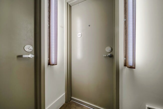LOFTED STUDIO FOR RENT $2,300/mo - LOFTED STUDIO FOR RENT $2,300/mo