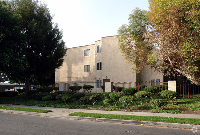 Eucalyptus Park Apartments Apartments - Inglewood, CA | Apartments.com