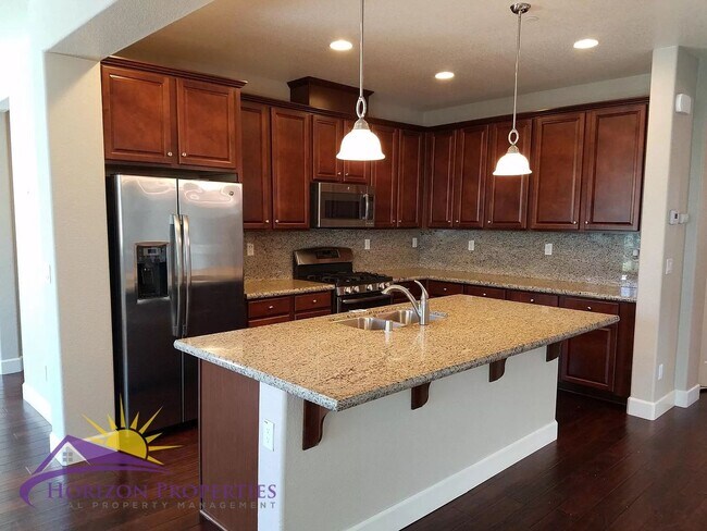 Building Photo - Spacious 5 Bed 4 Bath 3 Car Garage 2,980 Sq. Ft. Fiddyment Ranch Home in Roseville