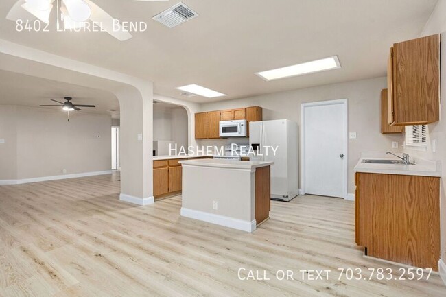 Foto del edificio - 8402 Laurel Bend