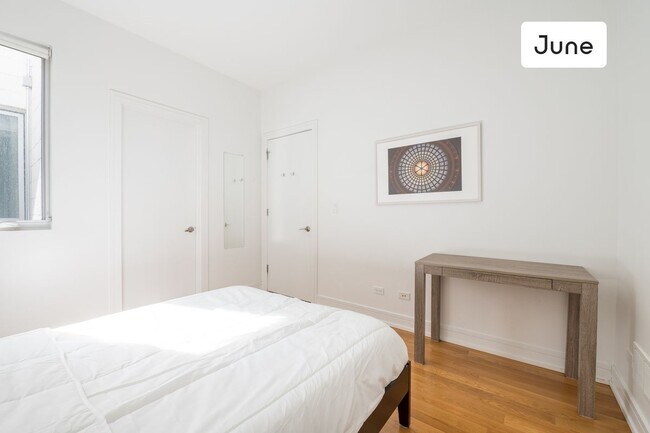 Foto del edificio - ROOM ONLY in 4-bed/2.0-bath Home