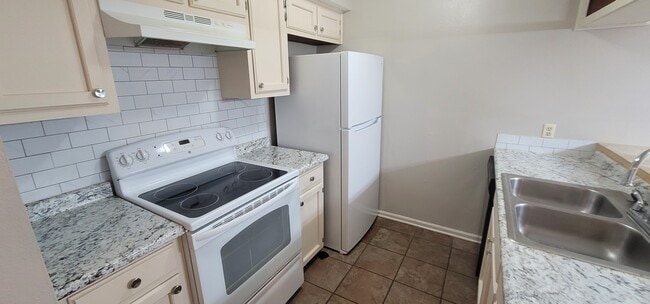 Building Photo - 1748 Port Dr